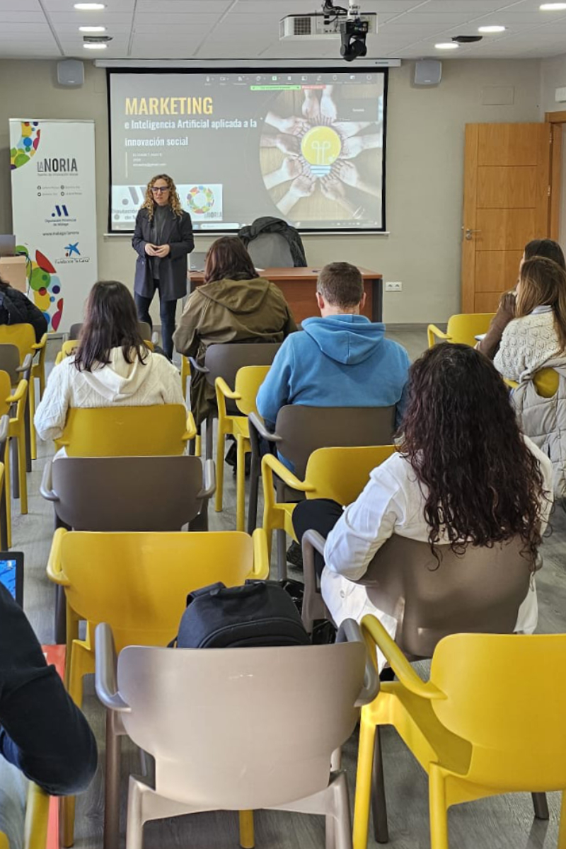 Sesión de formación en IA en La Noria, Málaga